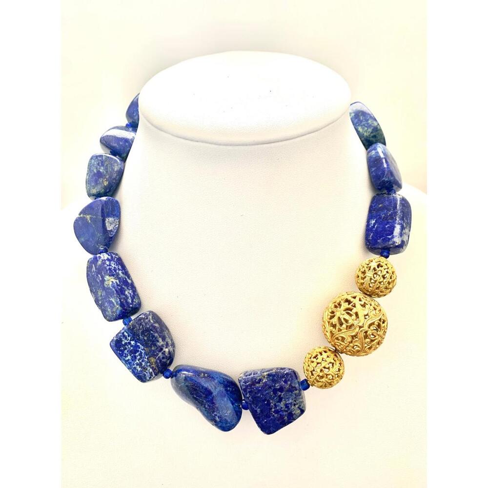Blue Lapis Lazuli nuggets. Vintage Gold Filigree beads. Toggle clasp. - Picture 2 of 9